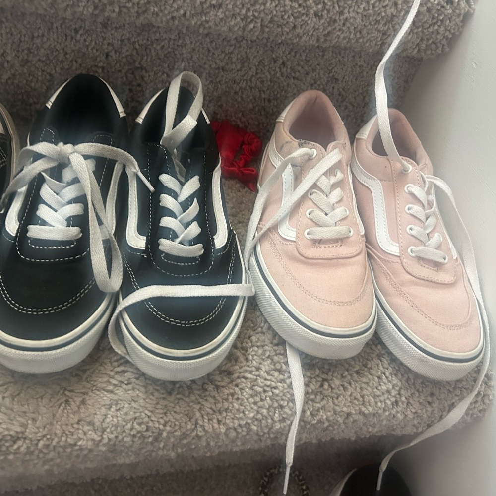 Vans converse Nike lot